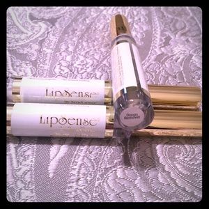 2 LipSense Oops Remover $5 each for @melq